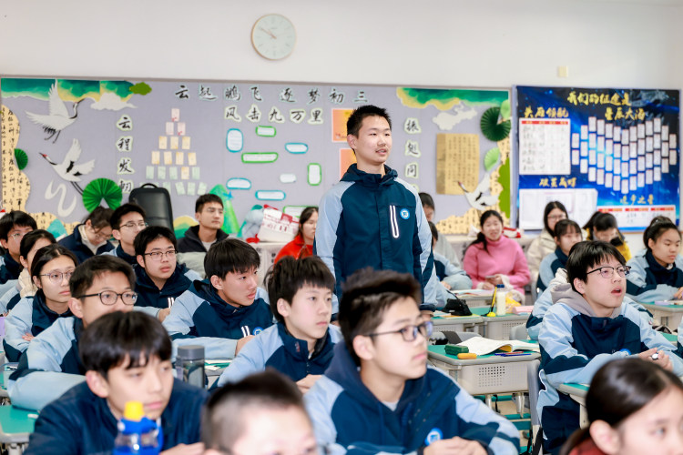 以研促教，赋能成长：钟公庙中学教师跟岗学习活动跟拍