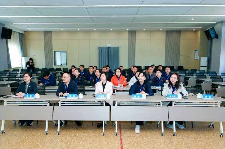 镜头留存研学步履｜纪实镜头全程落地济南卓越校长跟岗项目影像摄制