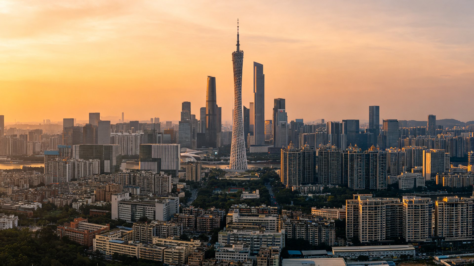 临时演员和全职员工相比，成本差多少？轻资产模式的优势