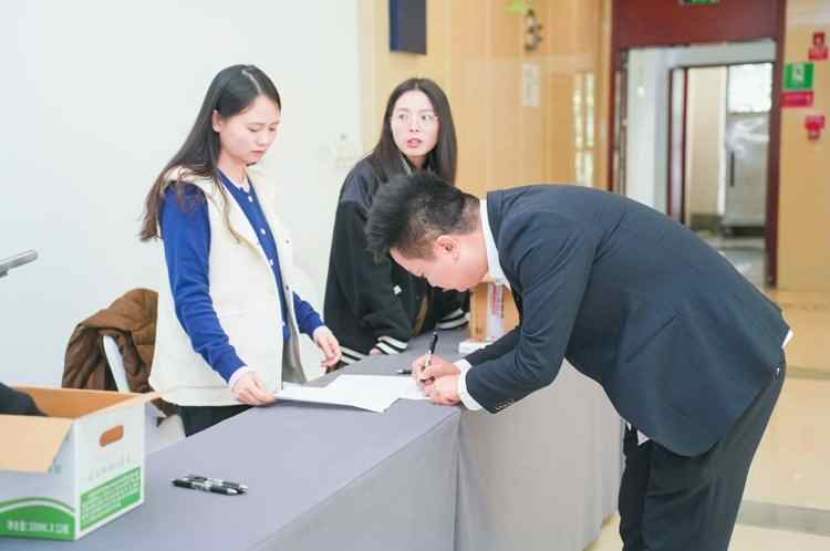 光影定格盛典时刻｜全程纪实拍摄贵阳企业 2024 年终总结表彰大会