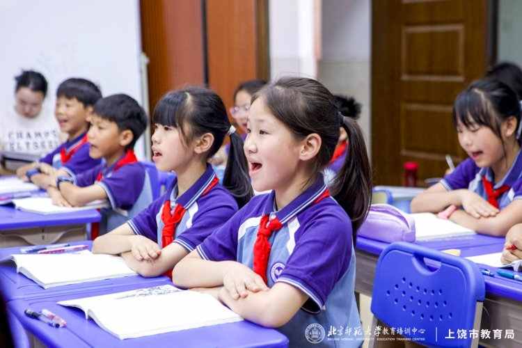 镜头定格教研瞬间｜纪实影像全程记录上饶区域教育质量提升项目落地全过程